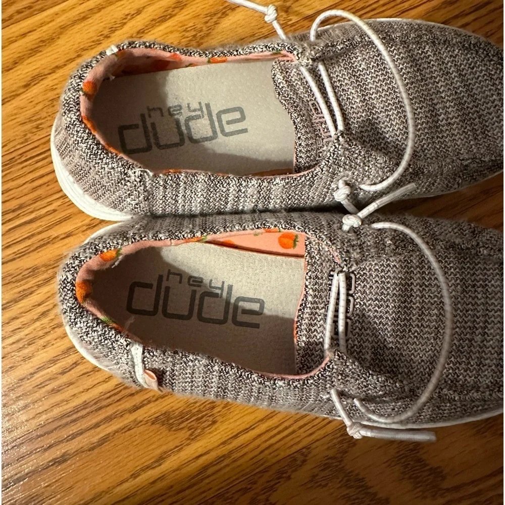 Hey Dude Youth Wendy Stretch Peach Bud Size 1 Peach, Pink, Black, Gray EUC! - Picture 5 of 7